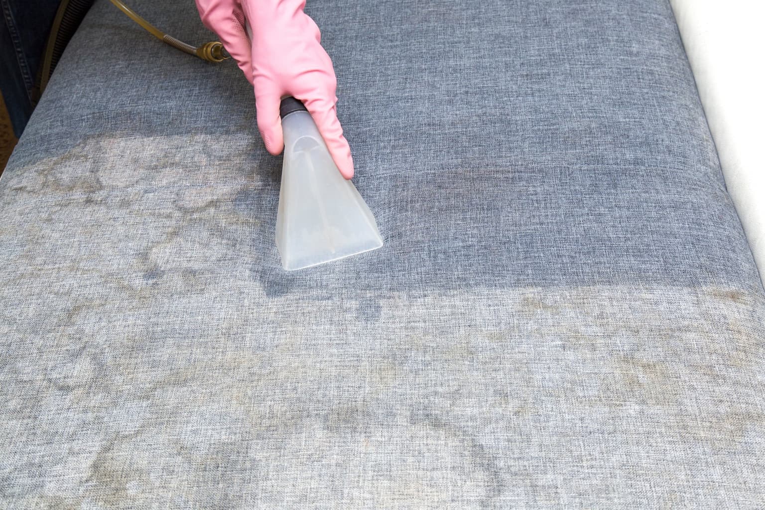 Best Way to Remove Odors From a Fabric Couch
